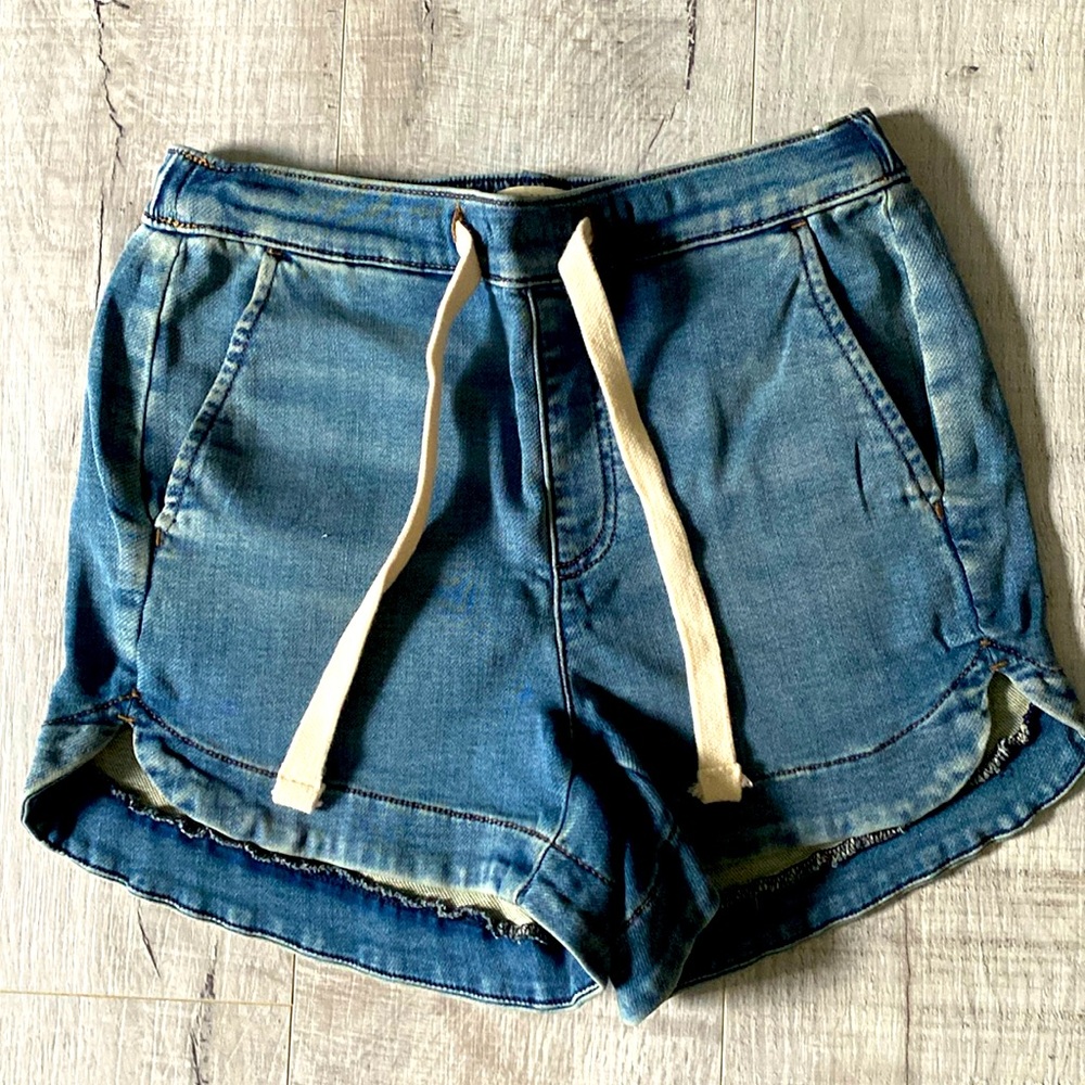 New, never worn, Upwest jean shorts size XS